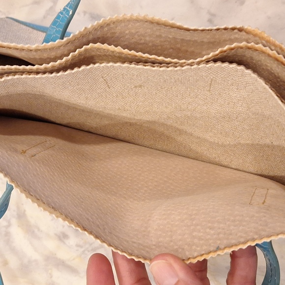 Handbag - Picture 3 of 5